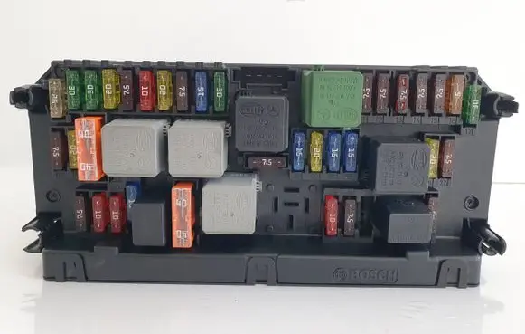 Mercedes-Benz E W212 Fuse module A2129000206 A2125451701 A2129028002
