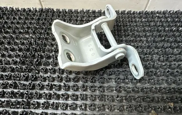 Honda Jazz IV GR Front door lower hinge 