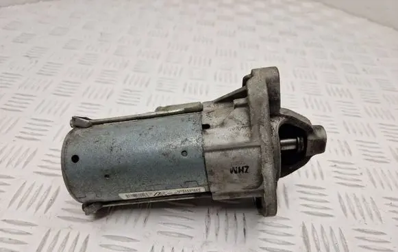 Renault Clio IV Starter motor 233003329R 7G54232PG TS12E9
