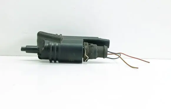Audi A4 S4 B5 8D Windscreen/windshield washer pump 987079840 V10080207