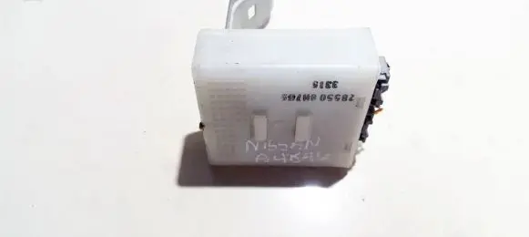 Nissan X-Trail T30 Door control unit/module 285508h705