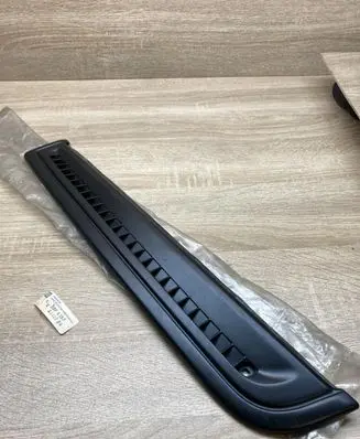 Rear air vent grill