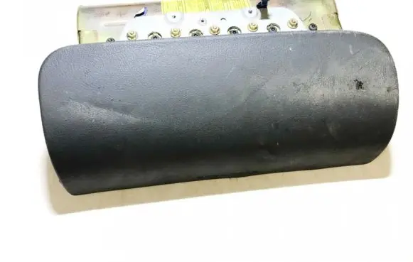 Mazda 323 F Passenger airbag