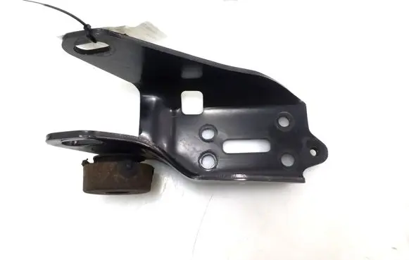 Toyota Avensis T270 Engine mounting bracket 123110R040