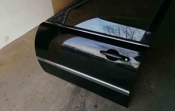 KIA Opirus Front door