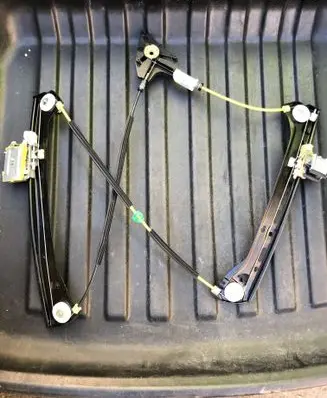 Mercedes-Benz E W238 Front door window regulator with motor A2057204327 C84594103 C23908102