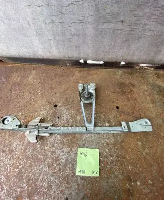 Volkswagen Polo III 6N 6N2 6NF Rear door manual window regulator 