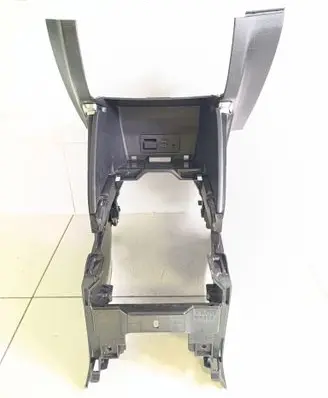 Other center console (tunnel) element