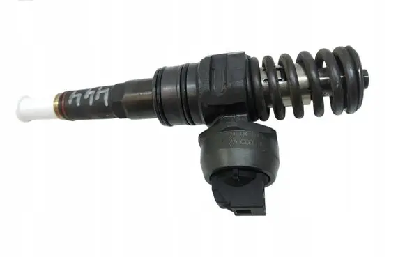 Volkswagen PASSAT B6 Fuel injector 038130073AG