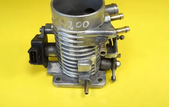 Opel Omega B2 Throttle body valve 90352920