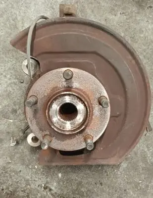 Nissan Qashqai Front wheel hub spindle knuckle