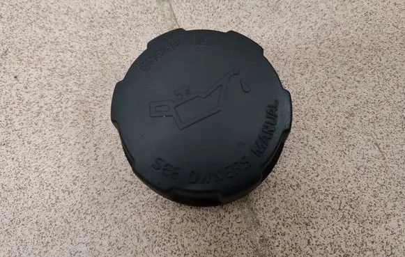 Volvo S40, V40 Oil filler cap 