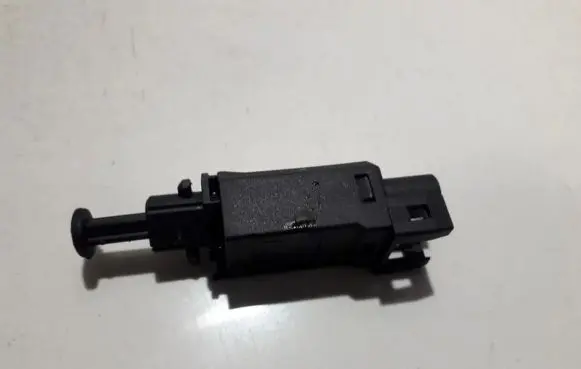 Volkswagen Polo III 6N 6N2 6NF Brake pedal sensor switch