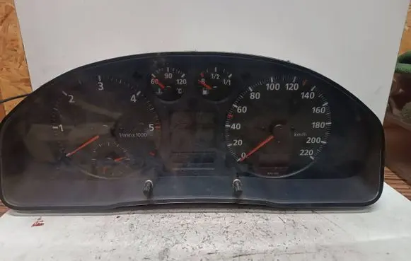 Audi A4 S4 B5 8D Speedometer (instrument cluster) 8D0919033A