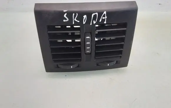 Skoda Octavia Mk2 (1Z) Rear air vent grill 1Z0819203