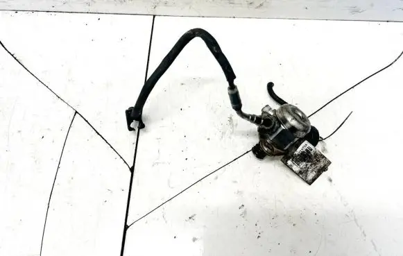 KIA Ceed Fuel injection high pressure pump 353202B140