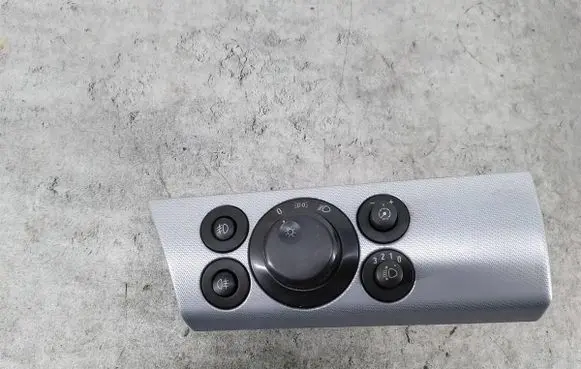Opel Astra H Light switch 13198924