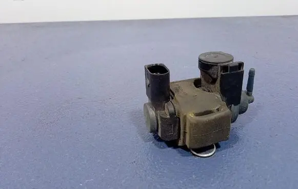 Porsche Panamera (970) Vacuum valve 06M906609