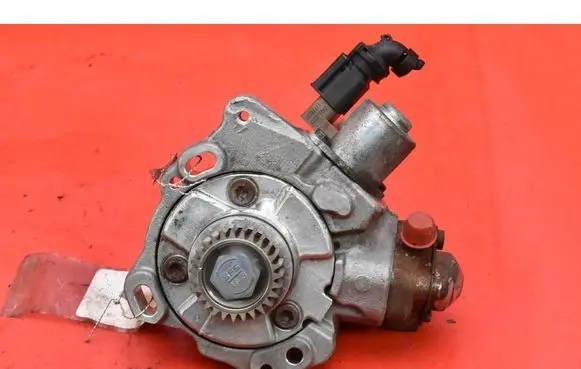 Ford Mondeo MK IV Fuel injection high pressure pump 9674984480