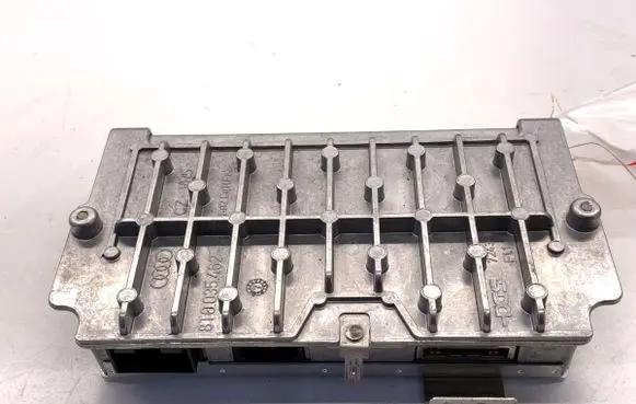 Audi A4 S4 B8 8K Sound amplifier 8T0035462