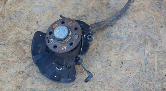 Mercedes-Benz S W220 Front wheel hub spindle knuckle