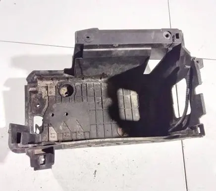 Battery box tray