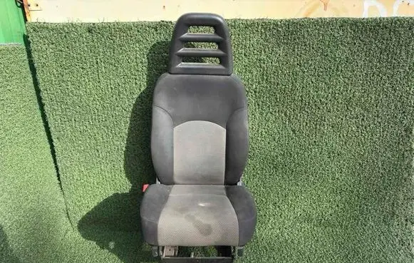Iveco Daily 4th gen Front driver seat 5801261001 500311578