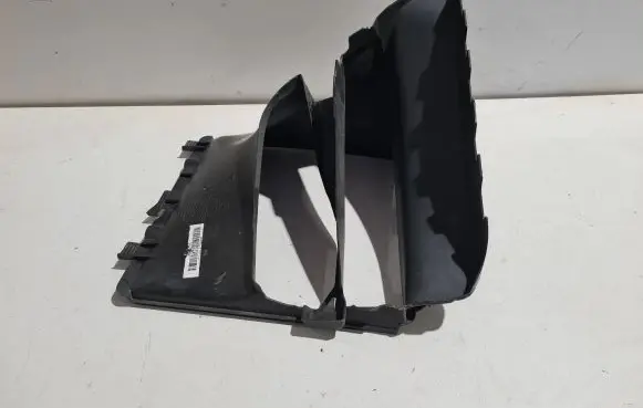 Porsche Macan (95B) Intercooler air channel guide 95B117335C