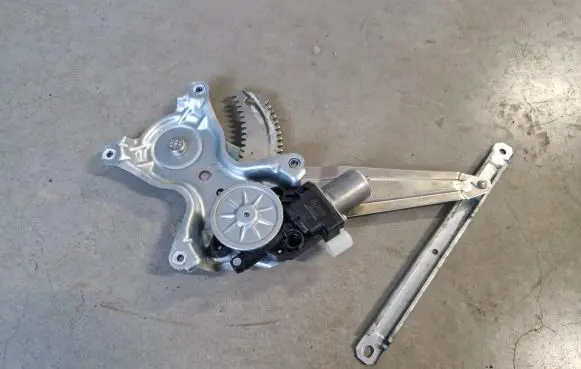Fiat Fullback Rear door window regulator with motor 5713A473