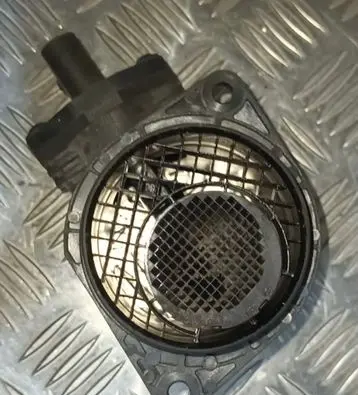 Volkswagen Golf IV Mass air flow meter 0281002757 038906461