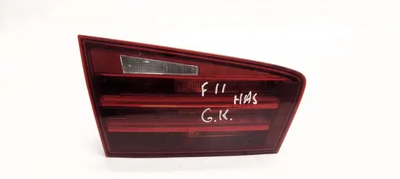 Tailgate rear/tail lights