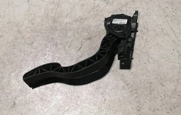 Ford S-MAX Accelerator throttle pedal 6G929F836JD