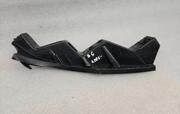 Volkswagen PASSAT B6 Front bumper mounting bracket 3C0807890