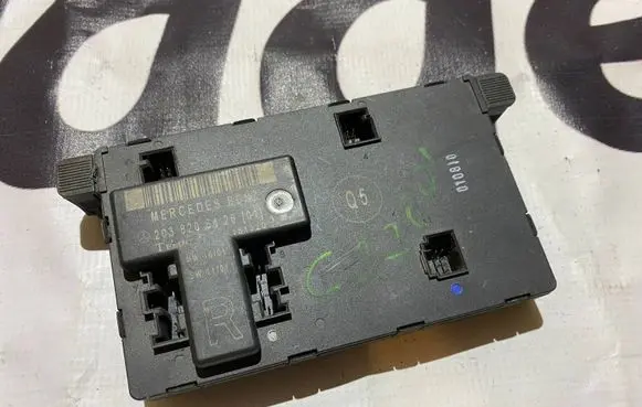 Mercedes-Benz C W203 Door control unit/module A2038206426 2038206426