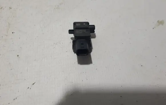 Renault Trafic III (X82) Airbag deployment crash/impact sensor 988315372R