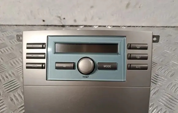 Toyota Corolla Verso AR10 Climate control unit 559020F010 559000F020