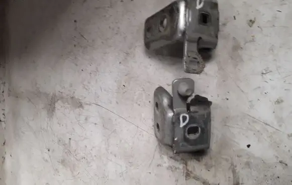 Peugeot 308 Front door hinge set 
