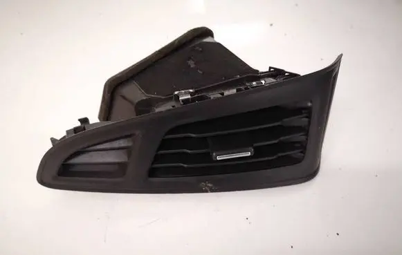 Ford Focus Dash center air vent grill am51018b09