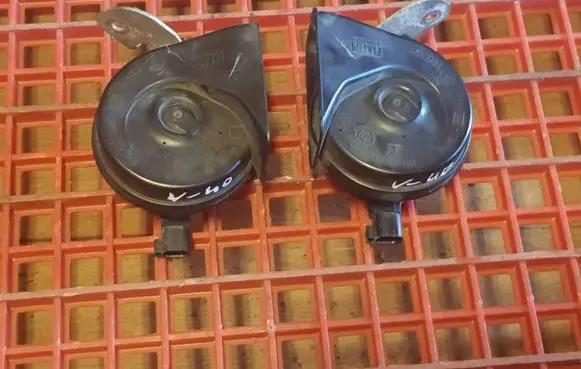 Volvo V40 Horn signal 9089900