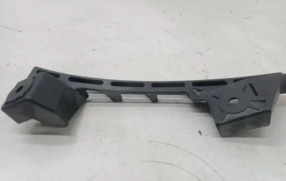 Volkswagen Caddy Front bumper mounting bracket 1T0807889B 013837