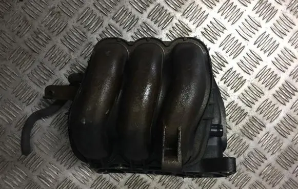 Toyota Yaris Intake manifold