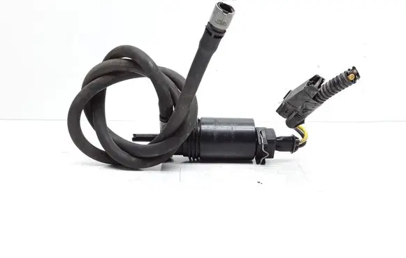 Volvo XC90 Headlight washer pump 1012458
