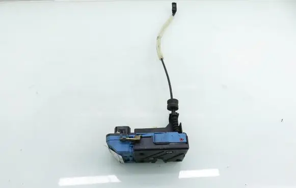 Volvo XC90 Front door lock 