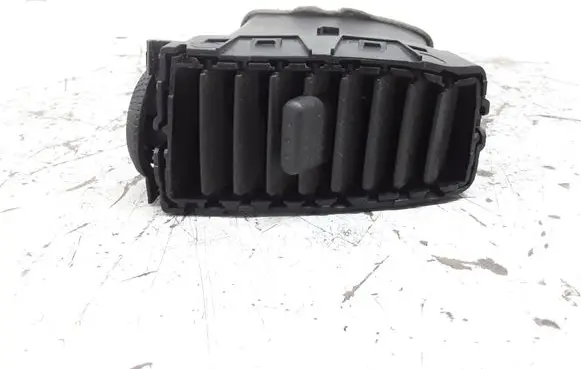 Nissan Micra Dash center air vent grill 01016102