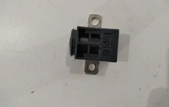 Audi A6 S6 C6 4F Battery relay fuse 4F0915519