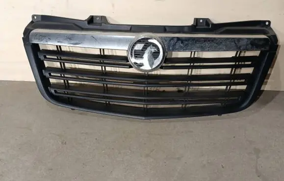 Opel Movano B Front bumper upper radiator grill 623109857R EL013828