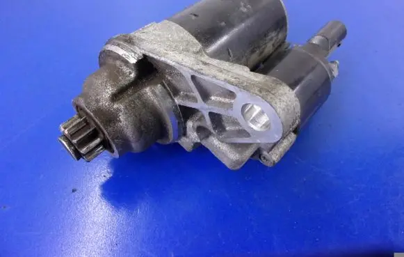 Volkswagen Golf IV Starter motor 02T911023R