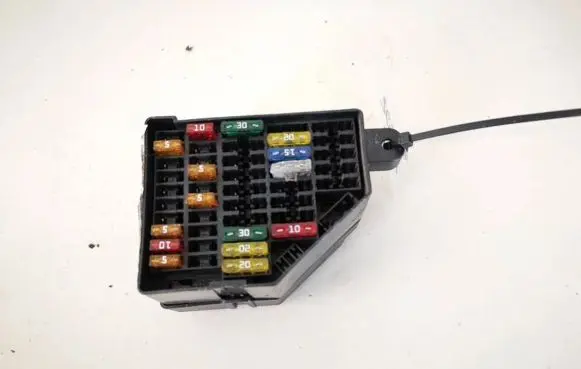 Volkswagen PASSAT B6 Fuse box set