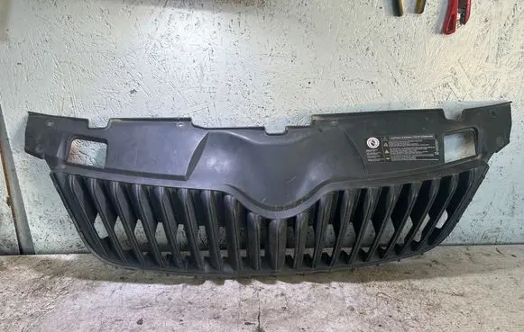 Skoda Fabia Mk2 (5J) Front grill 5J0853668C 01127513020