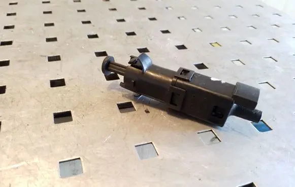 Clutch pedal sensor